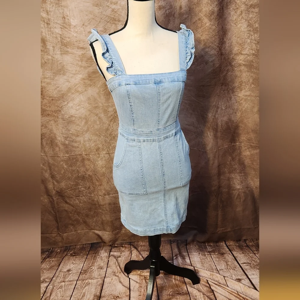 Ruffle Strap Denim Mini Dress – Light Wash – Size S